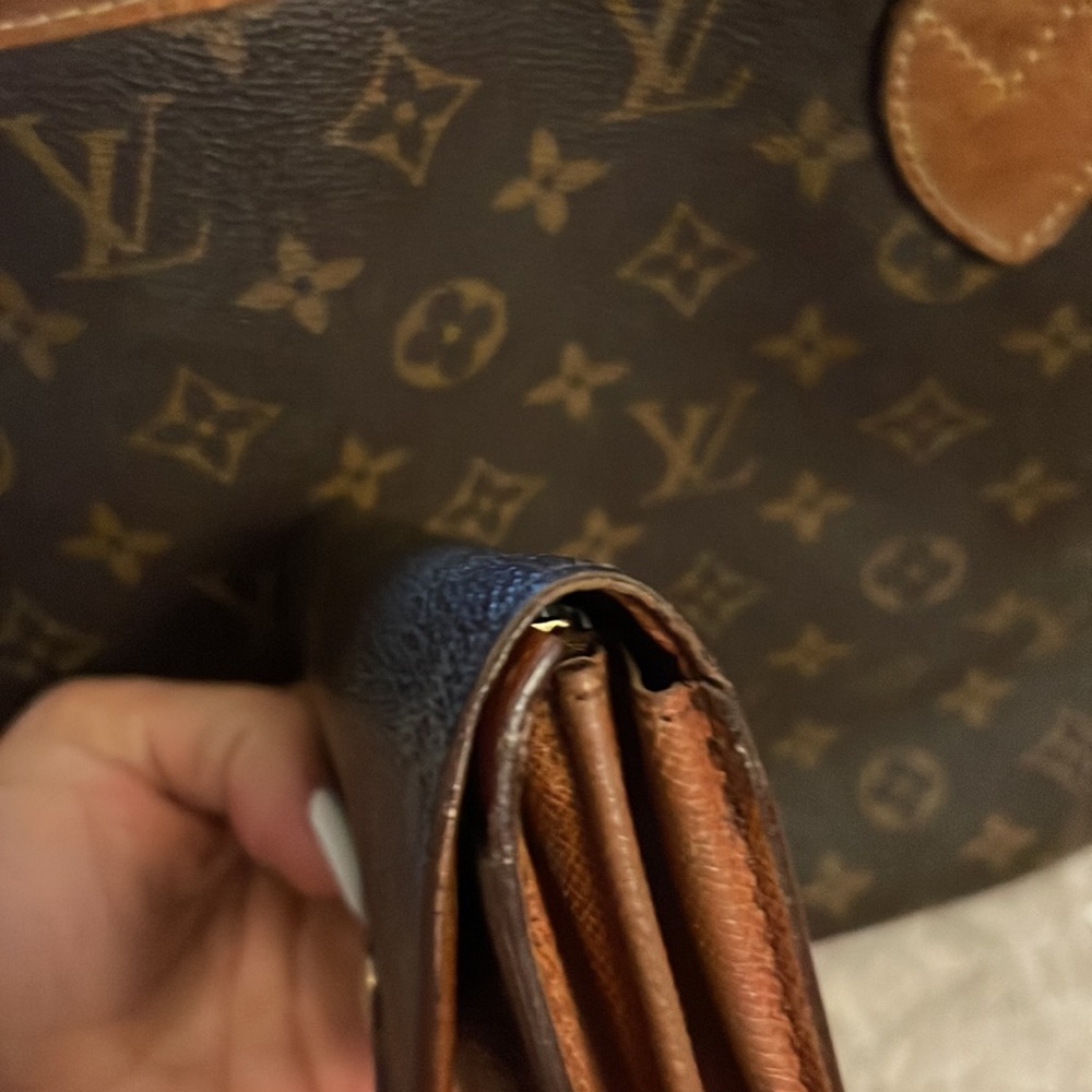 BEAUTIFUL LOUIS VUITTON WALLET - Picture 6 of 7